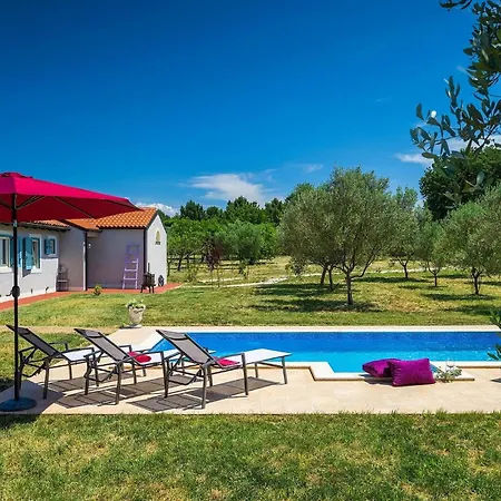 Marco - Stancija Vinjeri Holiday home Buzinija